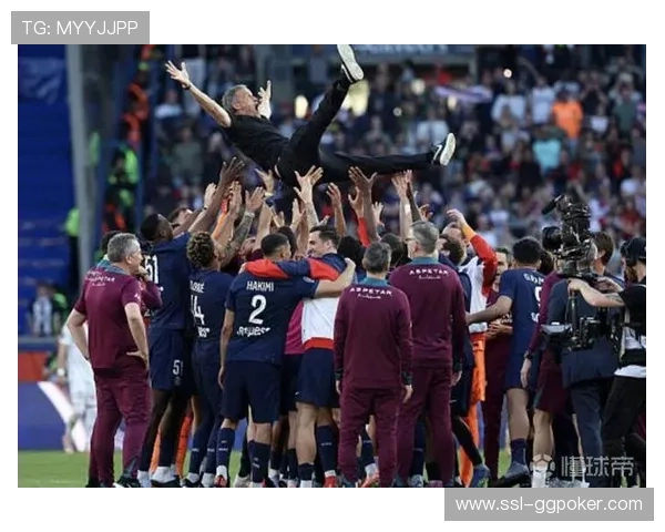 巴黎圣日耳曼青年队赴郊外集训，恩里克考察新人