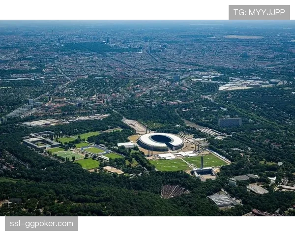 柏林赫塔主场奥林匹克球场启动座椅更换工程,旨在提升观众体验 柏林赫塔主场奥林匹克球场启动座椅更换工程,旨在提升观众体验